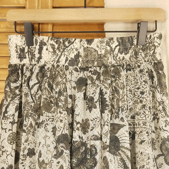 Flowy Floral Mini Skirt - Picture 2 of 11